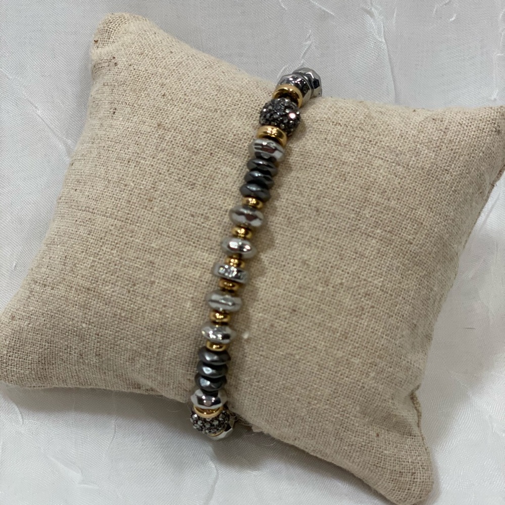 Stella & Dot Dolly stretch bracelet